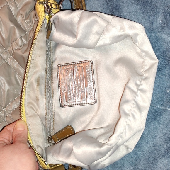 Coach Poppy Ski Bunny 15871 Quilted Nylon & Patent Leather shoulderbag. GUC. - Picture 12 of 16